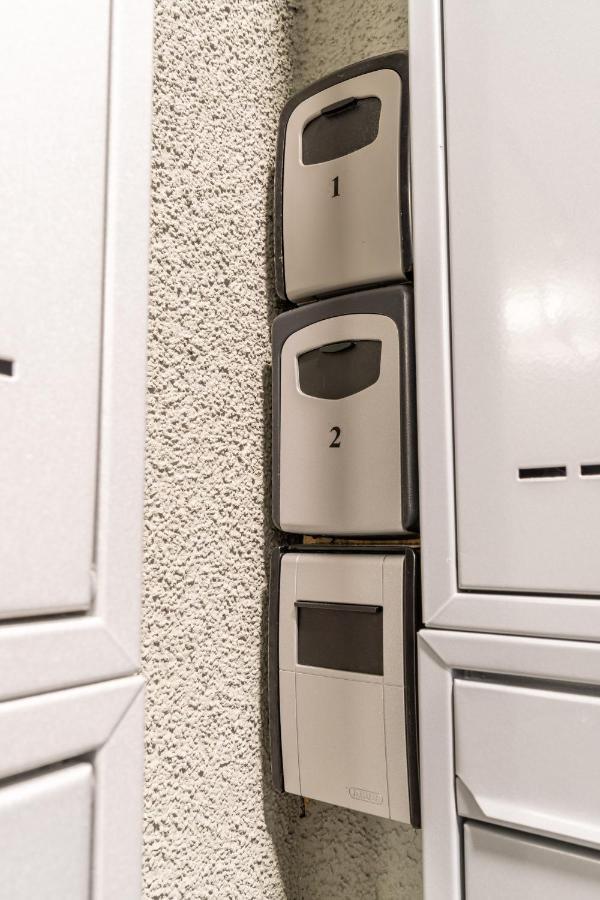 Brand New Two #26 With Free Secure Parking Close To Center * Praha
